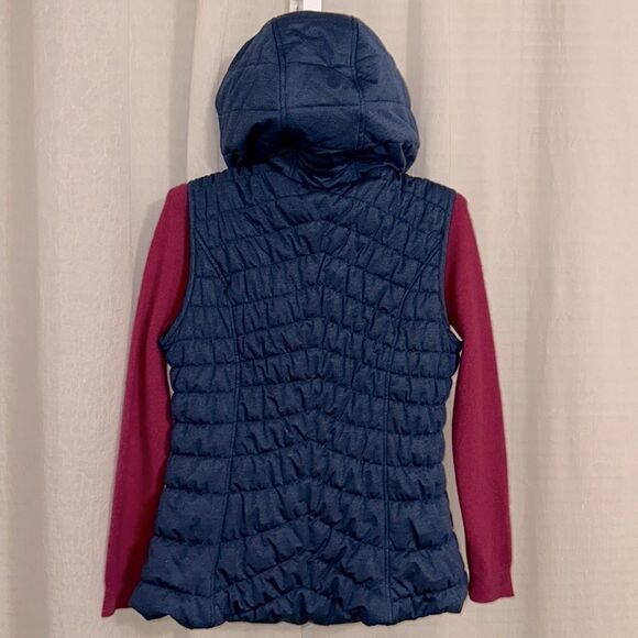 Chico’s 1 (8-10) Blue Water Resistant Knit Puffer Insulated Full Zip Vest - Picture 3 of 16